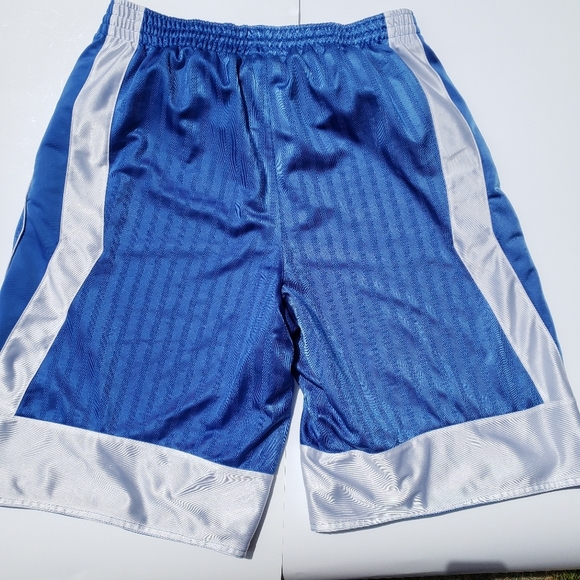 Nike basketball shorts size large - Picture 6 of 8